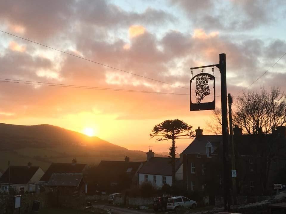 King'S Head Inn Llangennith Extérieur photo